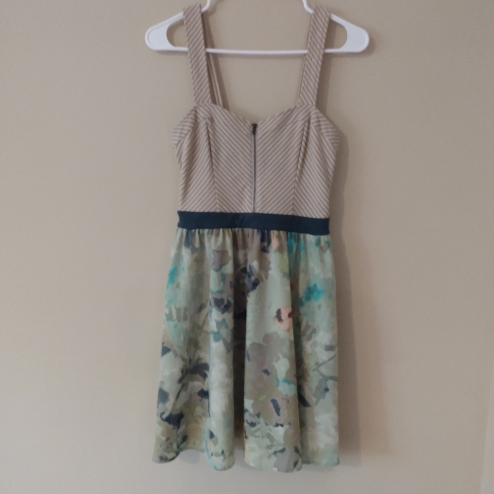 Kimchi Blue dress size s mini sleeveles